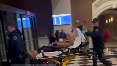 FOTO: Musela ji odvést záchranka do nemocnice.