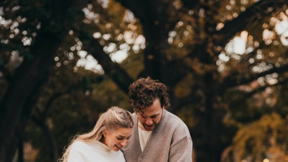 FOTO: David Pastrňák a Rebecca Rohlsson čekají další miminko.