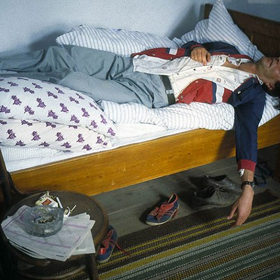 Dědictví aneb Kurvahošigutntág: Bohuš je vesnický exot, který najednou zbohatne. Velmi věrně ho ztvárnil herec Boleslav Polívka.