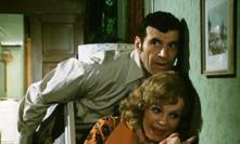 Mezi filmovými manželi byl věkový rozdíl 19 let.