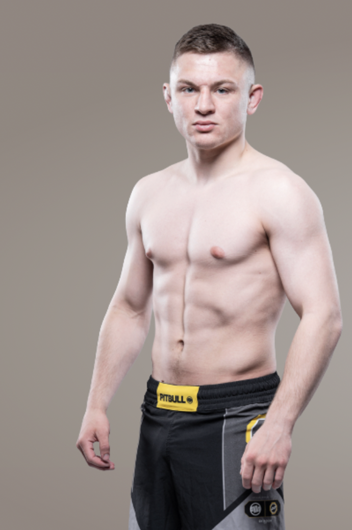 FOTO: Šimon Bruknar. – stránka 16