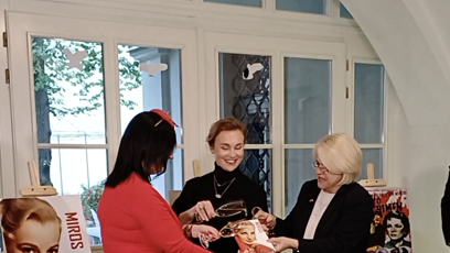 FOTO: Vlastina Svátková a Libka Safr pokřtili spolu s mexickou velvyslankyní novou knihu o Miroslavě Stern.