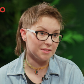 An z Naked Attraction.