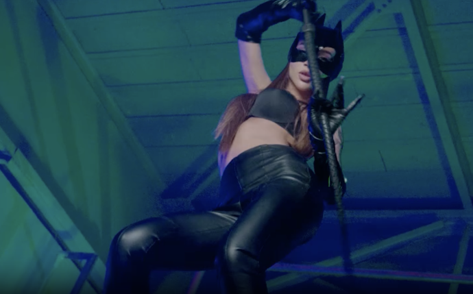 FOTO: Playmate Caroline je sexy kočičí žena. – stránka 2