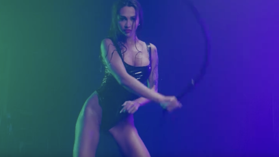 FOTO: Playmate Caroline je sexy kočičí žena.