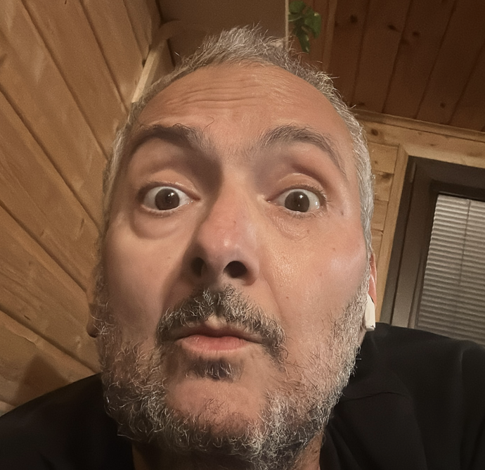 FOTO: Patrik Hezucký se mění k nepoznání. – stránka 389