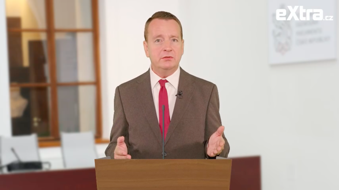 FOTO: Petr Jablonský jako Tomio Okamura. – stránka 1