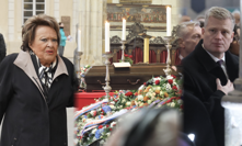 Zdrcená Bohdalová, Zeman po operaci i osamocený Turek: Vzácní hosté na posledním rozloučení s Dukou