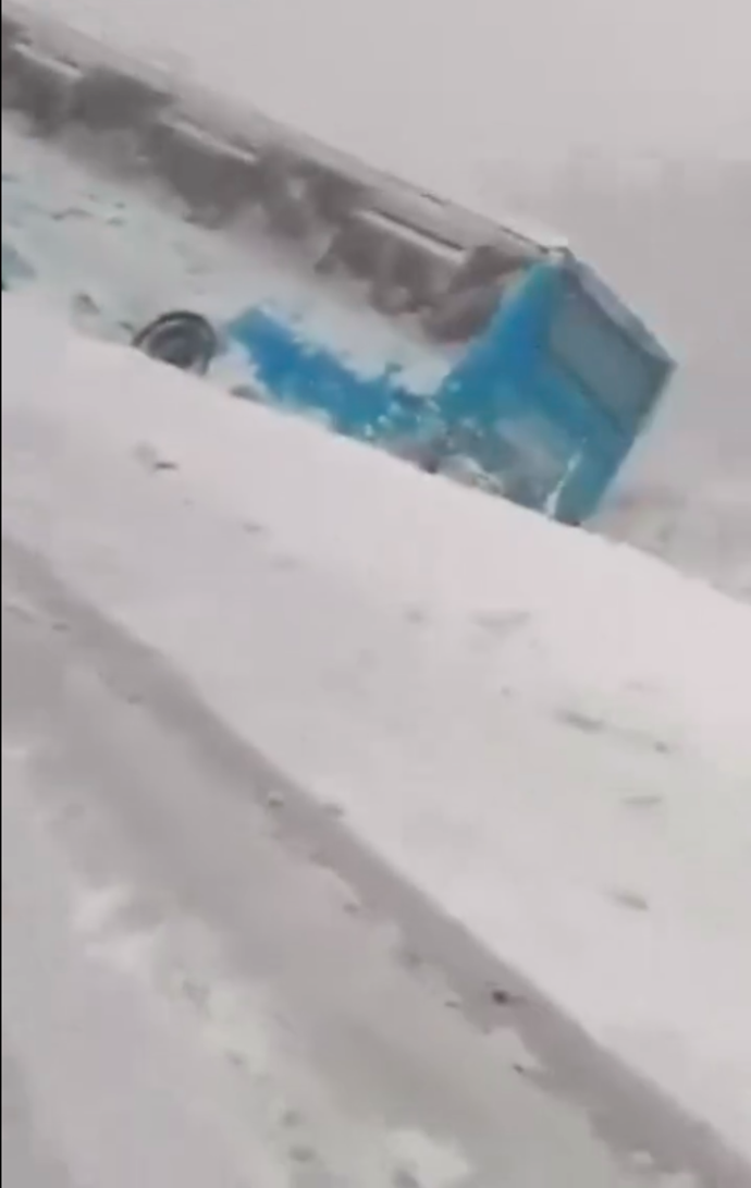 FOTO: Druhý spadl do škarpy