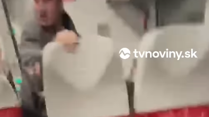 FOTO: Jedné ženě tekla krev z čela.