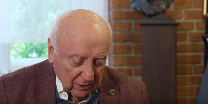 FOTO: Felix Slováček neudržel slzy. – stránka 10