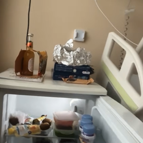 Patrik Hezucký ukázal plnou lednici.