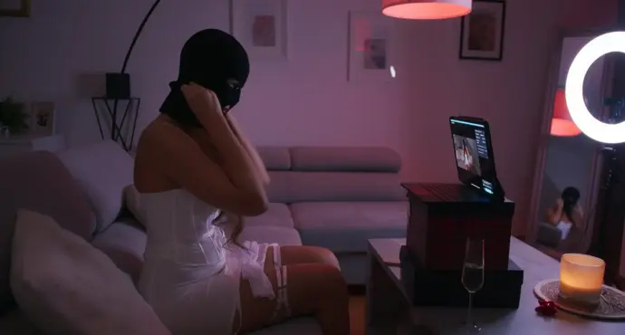 Foto k tématu Virtuální přítelkyně