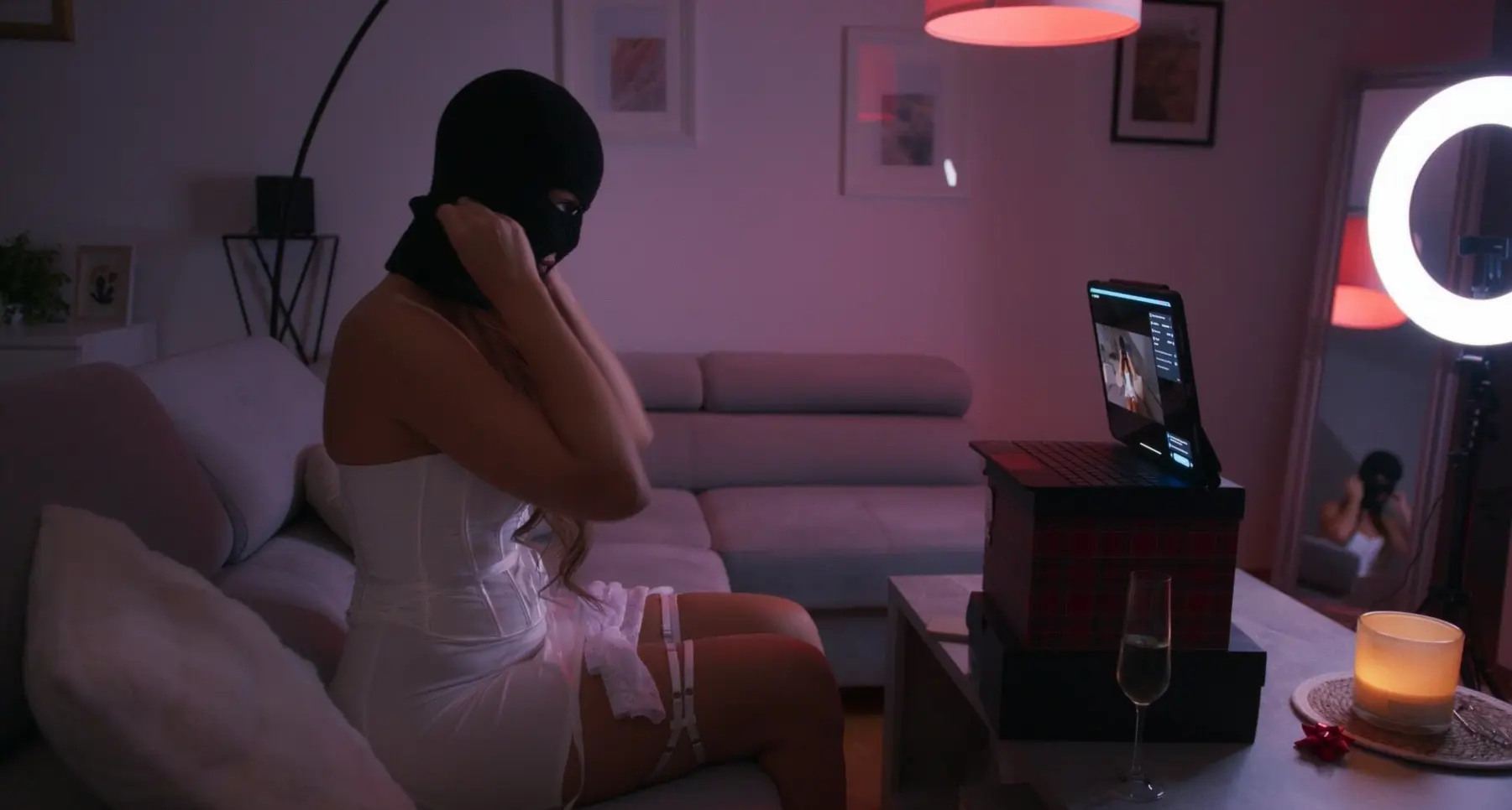 FOTO: Virtuální přítelkyně