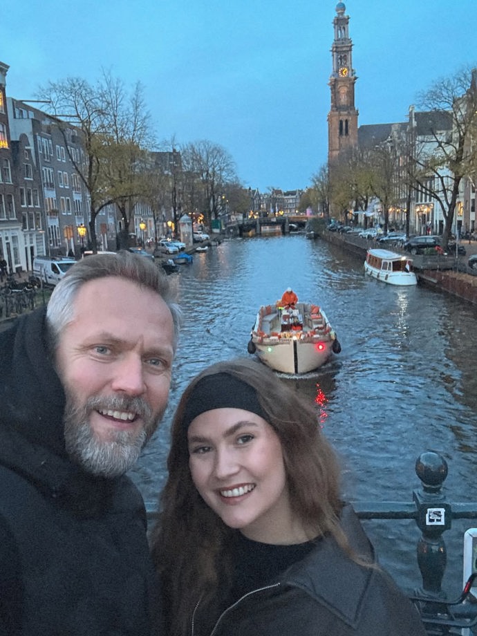 FOTO: Ondřej Novotný s dcerou Trinity. – stránka 16