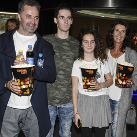 Martin Dejdar s manželkou Danielou, synem Matějem a dcerou Sárou.