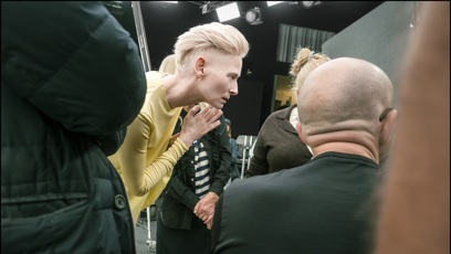 FOTO: Tilda Swinton během focení nového kalendáře Pirelli.