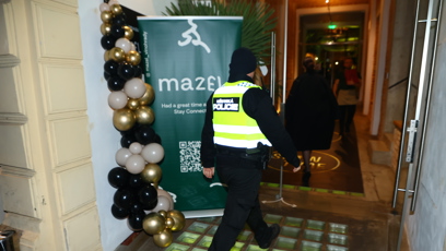 FOTO: Na party Primy dorazila policie.