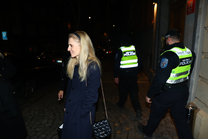 FOTO: Policie ČR na odchodu z party Primy.