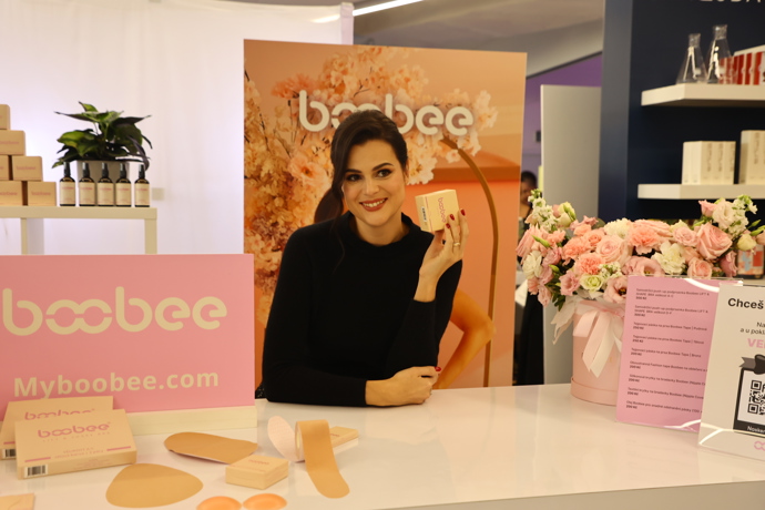 FOTO: Ornella Koktová se svou značkou na Ellephorii. – stránka 36