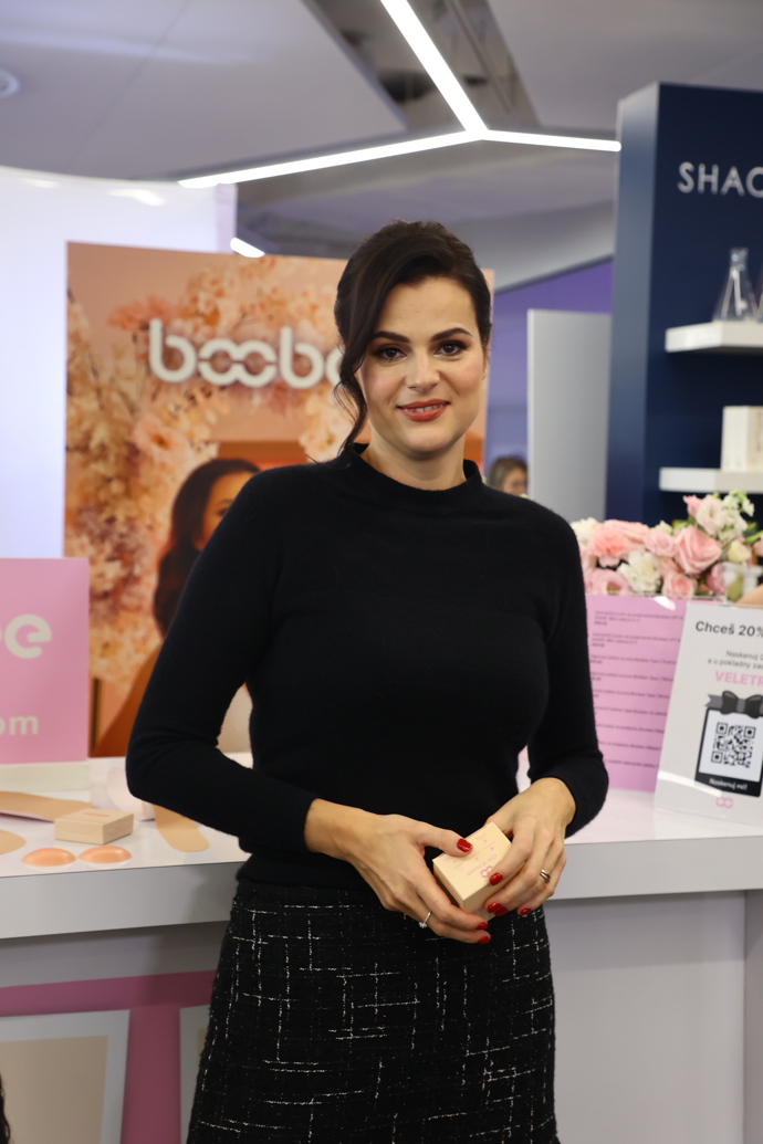 FOTO: Ornella Koktová vypadá skvěle. – stránka 34