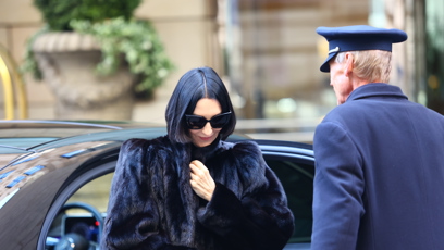 FOTO: Susie Cave dorazila na odhalení nového kalendáře Pirelli.