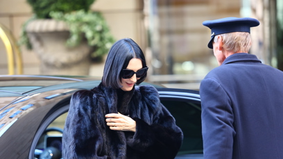 FOTO: Susie Cave dorazila na odhalení nového kalendáře Pirelli.