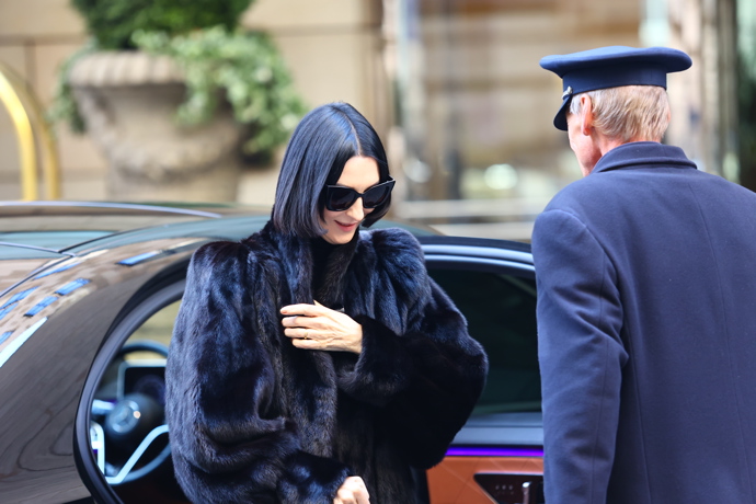 FOTO: Susie Cave dorazila na odhalení nového kalendáře Pirelli. – stránka 68