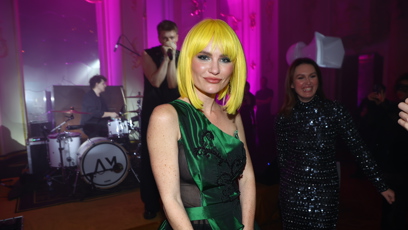 FOTO: Maria Pavlová dorazila s parukou.