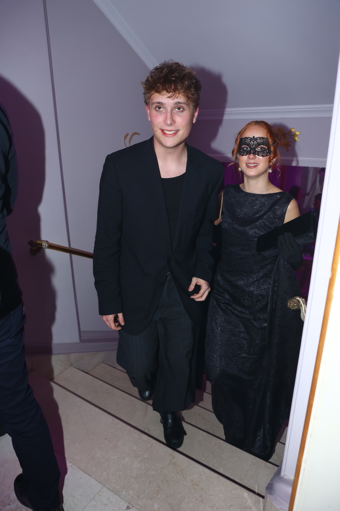 FOTO: František Prachař po boku neznámé slečny. – stránka 5