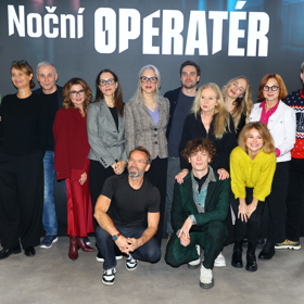 Tiskovka seriálu Noční operatér. 
