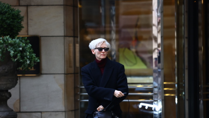 FOTO: Tilda Swinton dorazila do Prahy.