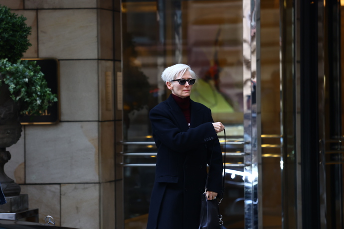 FOTO: Tilda Swinton vypadala nenápadně. – stránka 93