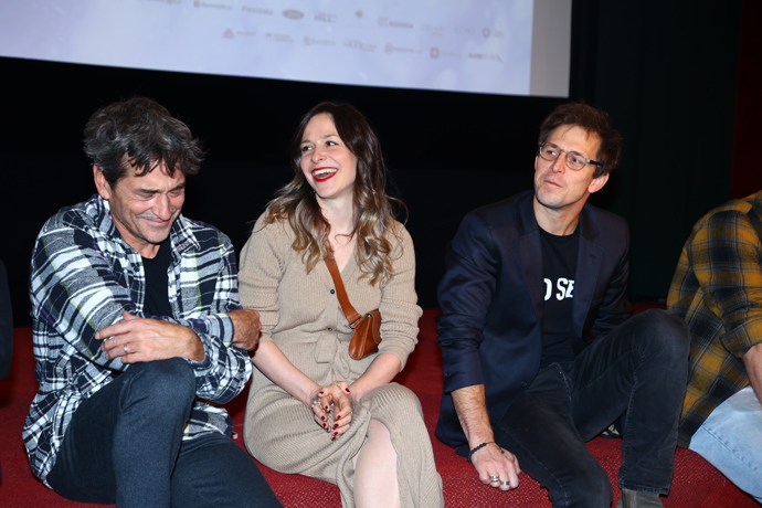 FOTO: Saša Rašilov, Veronika Khek Kubařová a Igor Orozovič. – stránka 11