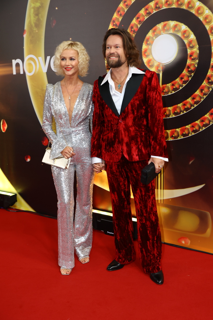 FOTO: Richard Krajčo s manželkou Karin Babinskou. – stránka 33