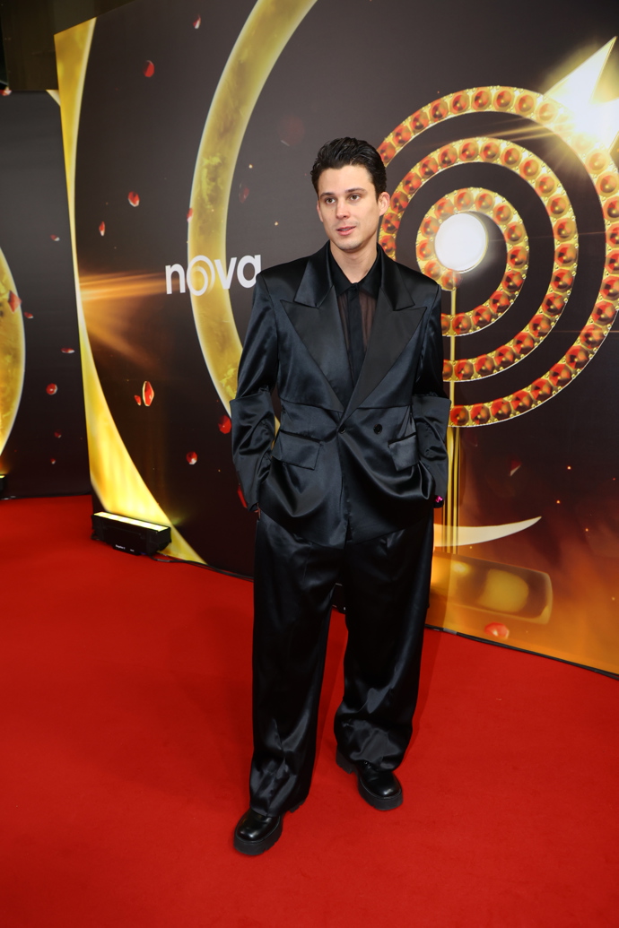 FOTO: Sebastian oblékl oversize oblek. – stránka 2