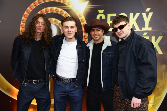 FOTO: Hvězdní hosté na Slavících. – stránka 982