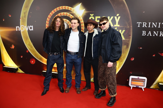 FOTO: Hvězdní hosté na Slavících. – stránka 981