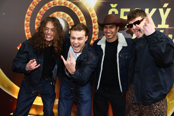 FOTO: Hvězdní hosté na Slavících. – stránka 980