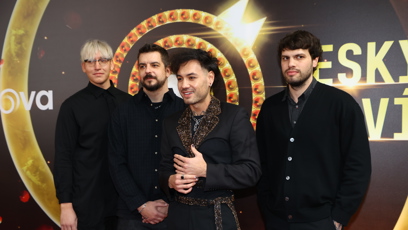 FOTO: Zpěvák Renne Dang dorazil na Slavíky po boku svých muzikatů.