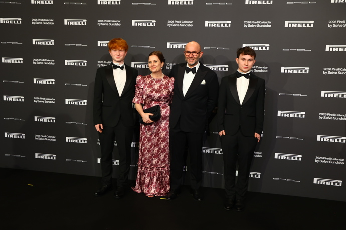 FOTO: Sølve Sundsbø na odhalení nového kalendáře Pirelli. – stránka 52