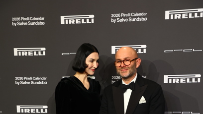 FOTO: Návrhářka Susie Cave a fotograf Sølve Sundsbø.