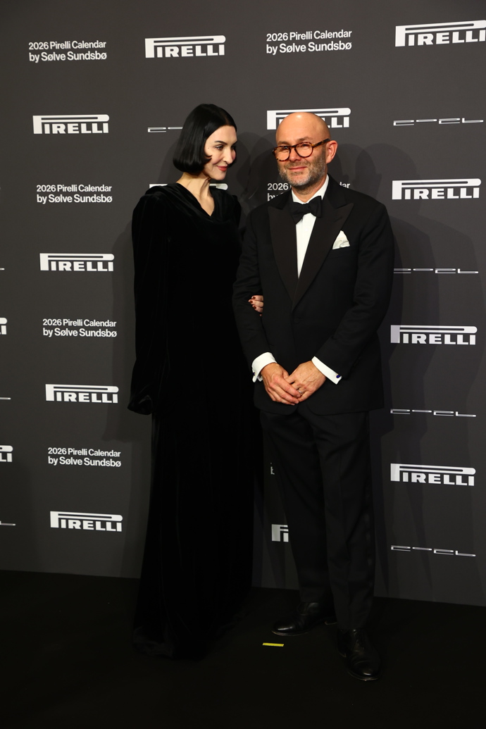 FOTO: Návrhářka Susie Cave a fotograf Sølve Sundsbø. – stránka 40