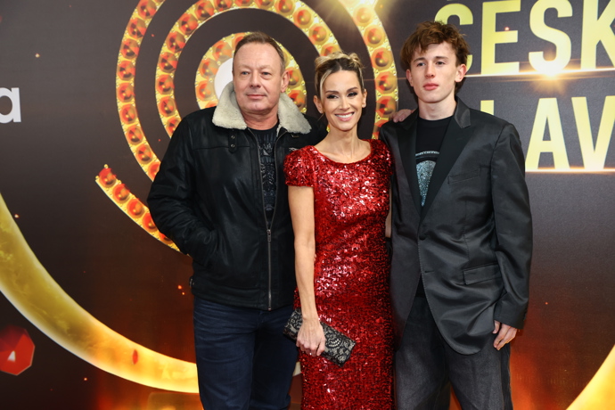 FOTO: Michal Dvořák s rodinou. – stránka 1