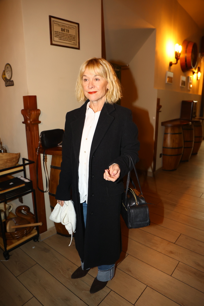 FOTO: Dana Batulková dorazila na křest Ozzákovi kuchařky. – stránka 7