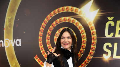 FOTO: Zpěvačka Anna K. dorazila v rozverné náladě.