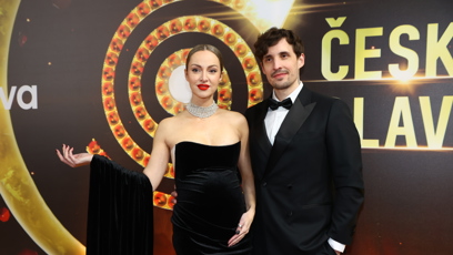 FOTO: Čestmír Strakatý po boku své krásné partnerky.