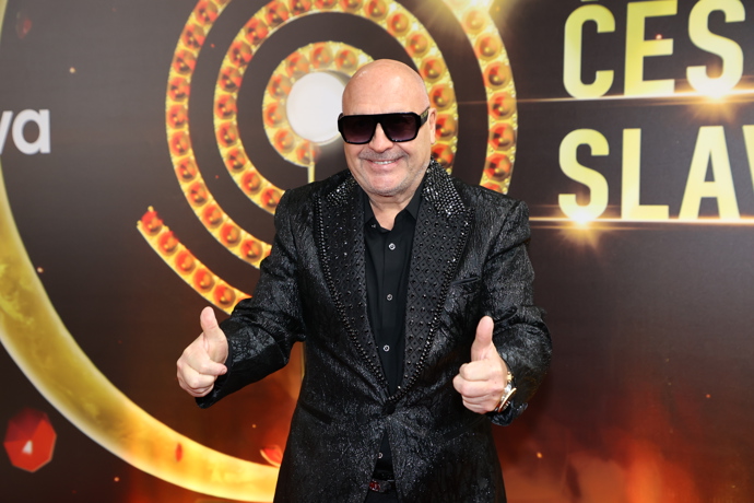 FOTO: Michal David je šoumen. – stránka 6