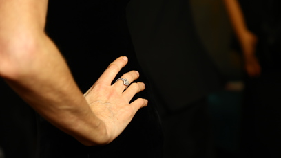 FOTO: Eva Herzigová a její prsten.