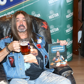 Lidem přišel v televizních novinách trapný.